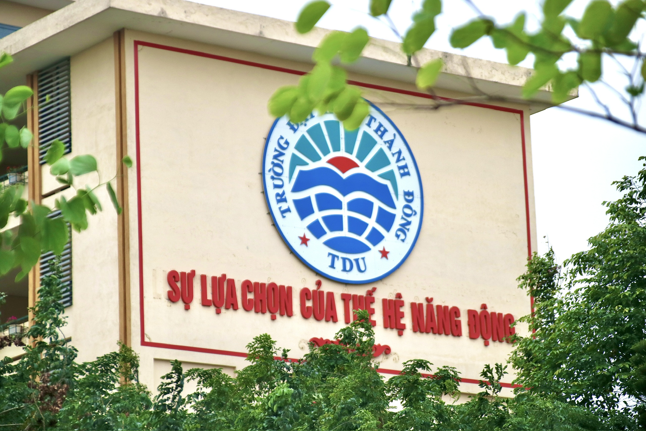 Quyết đinh V/v điều chỉnh và ban hành CTĐT trình độ Đại học năm 2022