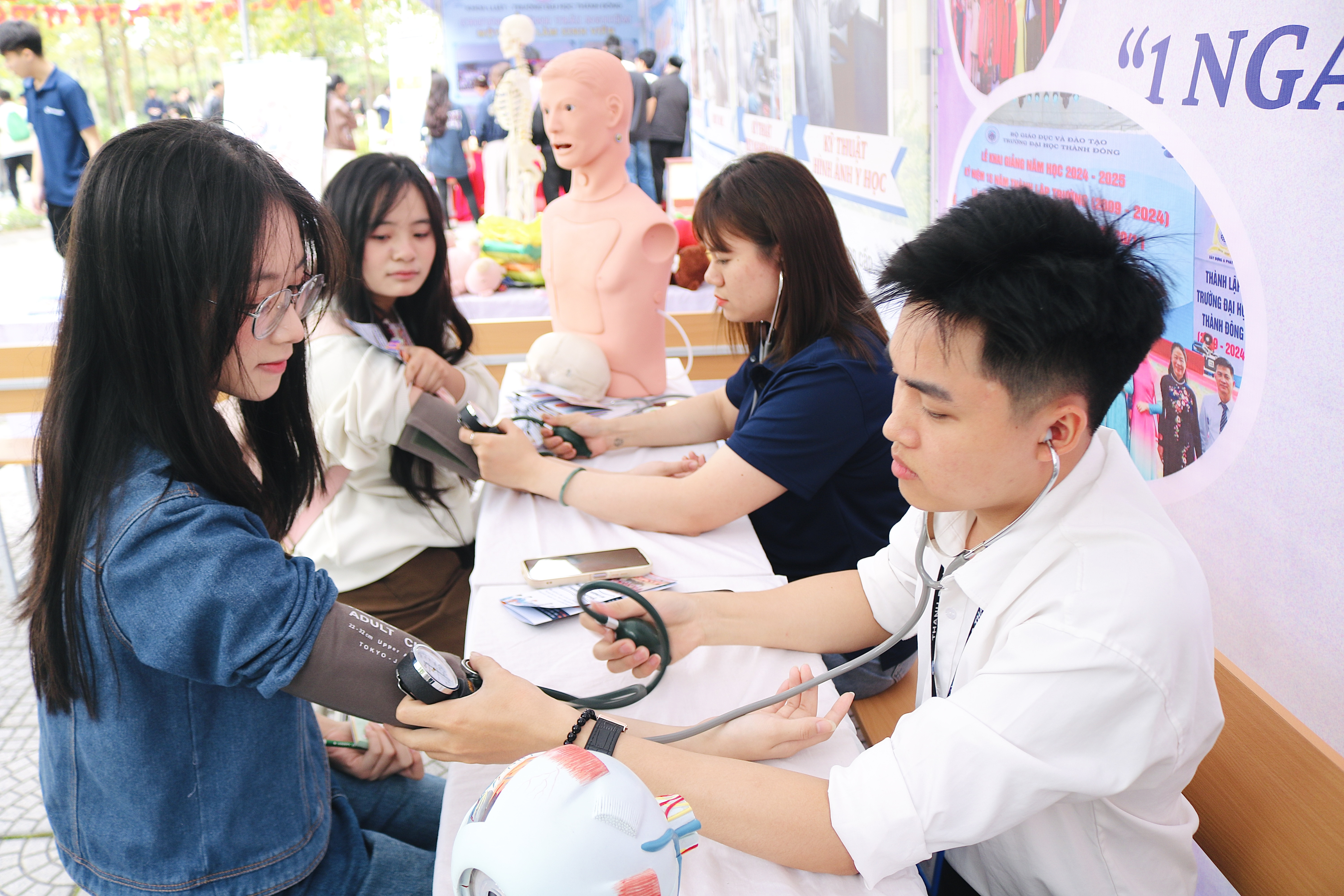 Quyết định về việc điều chỉnh và ban hành chương trình đào tạo trình độ đại học ngành Điều dưỡng